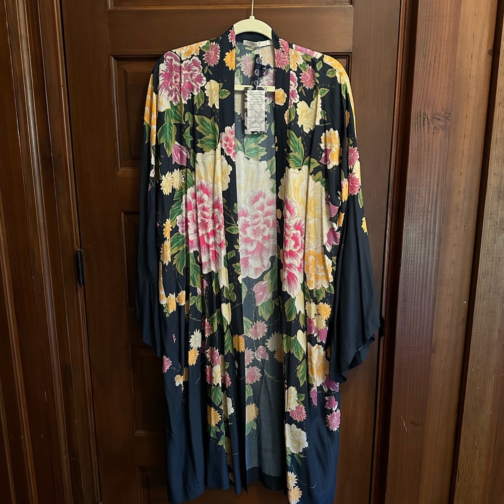 NWT Novelle Royale Georgia Robe Floral Kimono